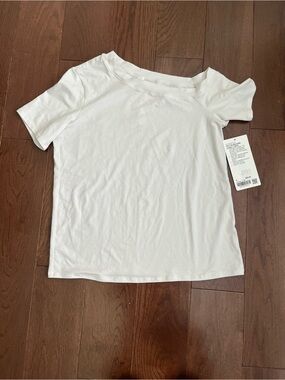 NWT Lululemon Off the Shoulder White Short-Sleeve Top
